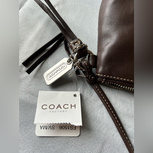 Coach Wristlet brown with tags - Picture 3 of 5